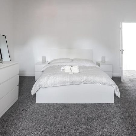 Spacious 4 Bed House In Birmingham, Suitable For Contractors Exteriör bild