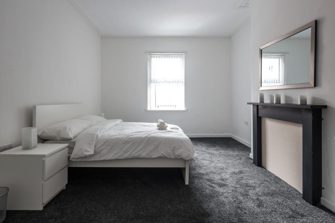 Spacious 4 Bed House In Birmingham, Suitable For Contractors Exteriör bild