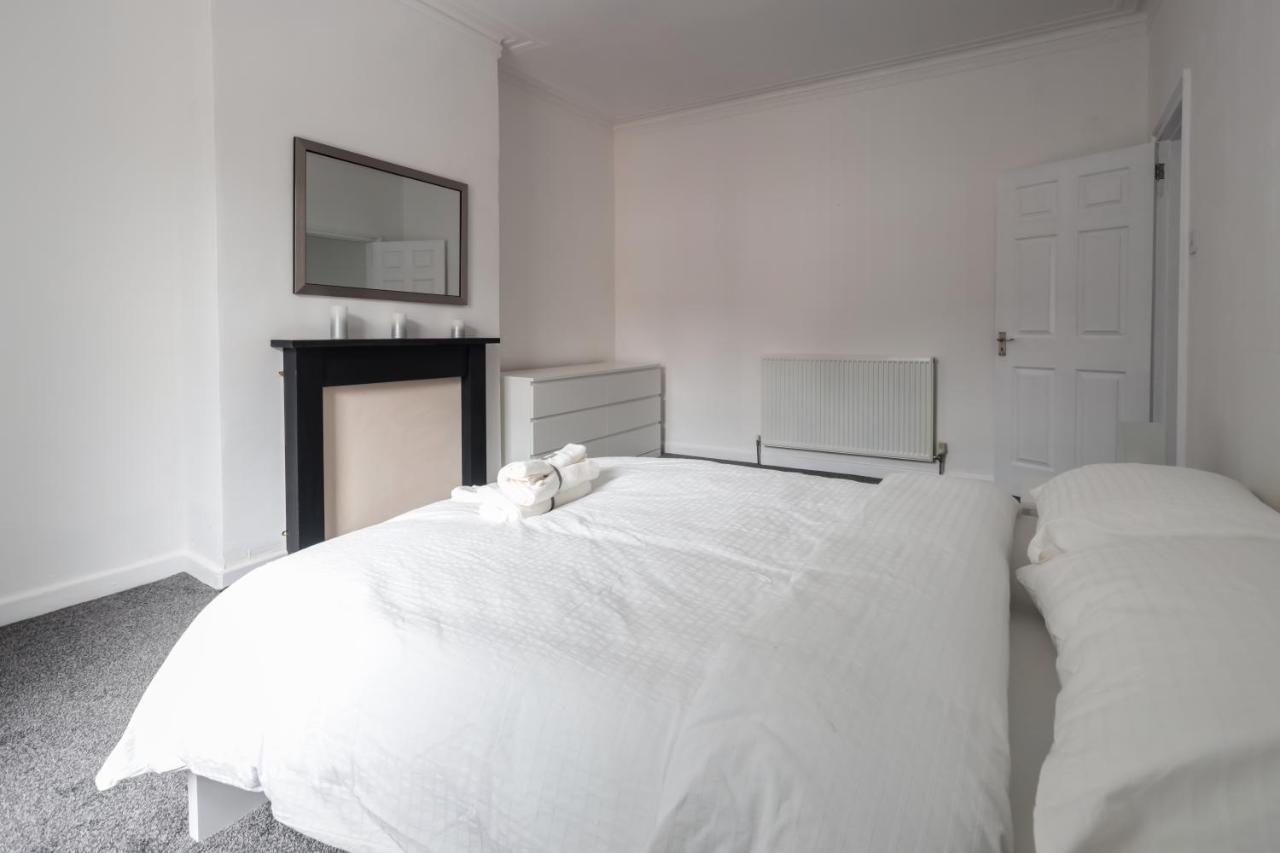 Spacious 4 Bed House In Birmingham, Suitable For Contractors Exteriör bild