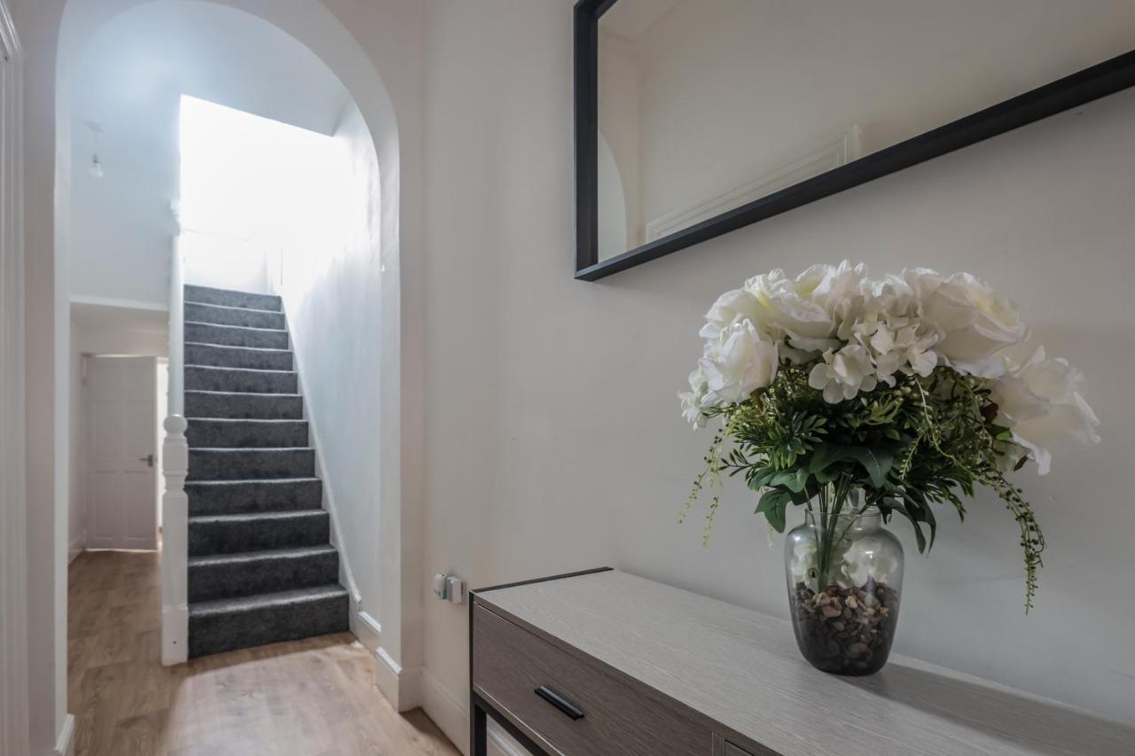 Spacious 4 Bed House In Birmingham, Suitable For Contractors Exteriör bild