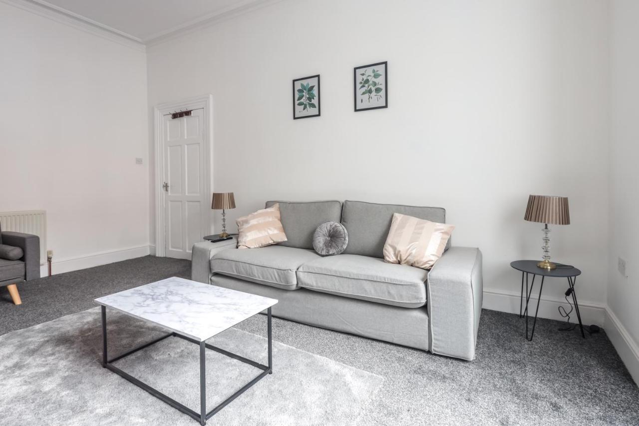 Spacious 4 Bed House In Birmingham, Suitable For Contractors Exteriör bild