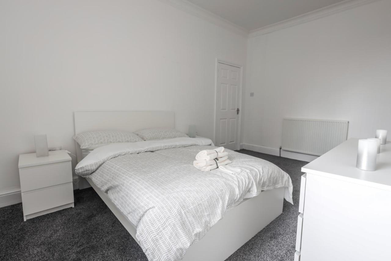 Spacious 4 Bed House In Birmingham, Suitable For Contractors Exteriör bild